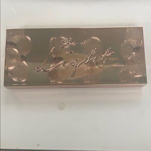 Becca Be A Light Light to Medium Palette